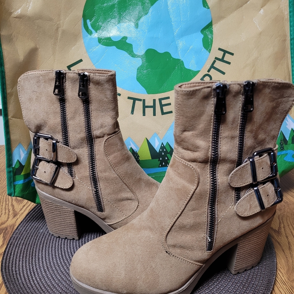 ☘️Centro Point Tan Ankle Boots Size 9